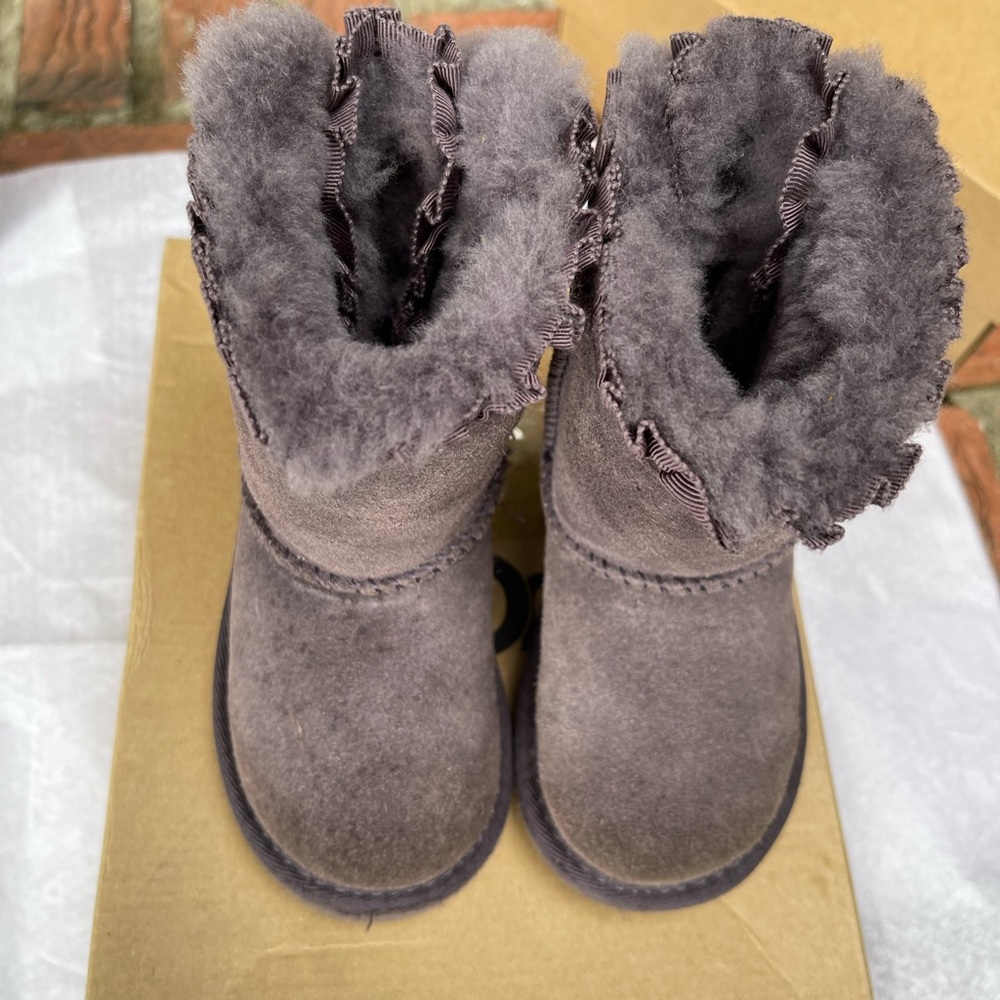 UGG Toddler TBailey Bow Ruffles Boot size 6